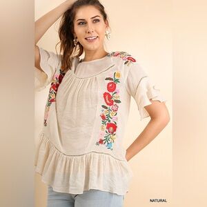Umgee Floral‎ Embroidered Ruffled bell sleeve Top in cream size medium